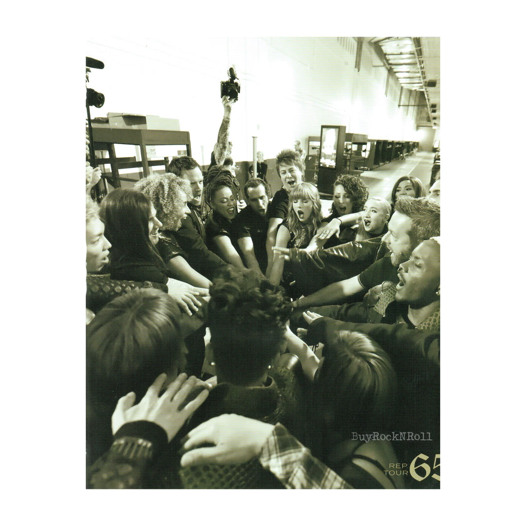 Taylorswift.com Taylor Swift Collectible 2018 Official Reputation Concert Photos Stadium Tour Book